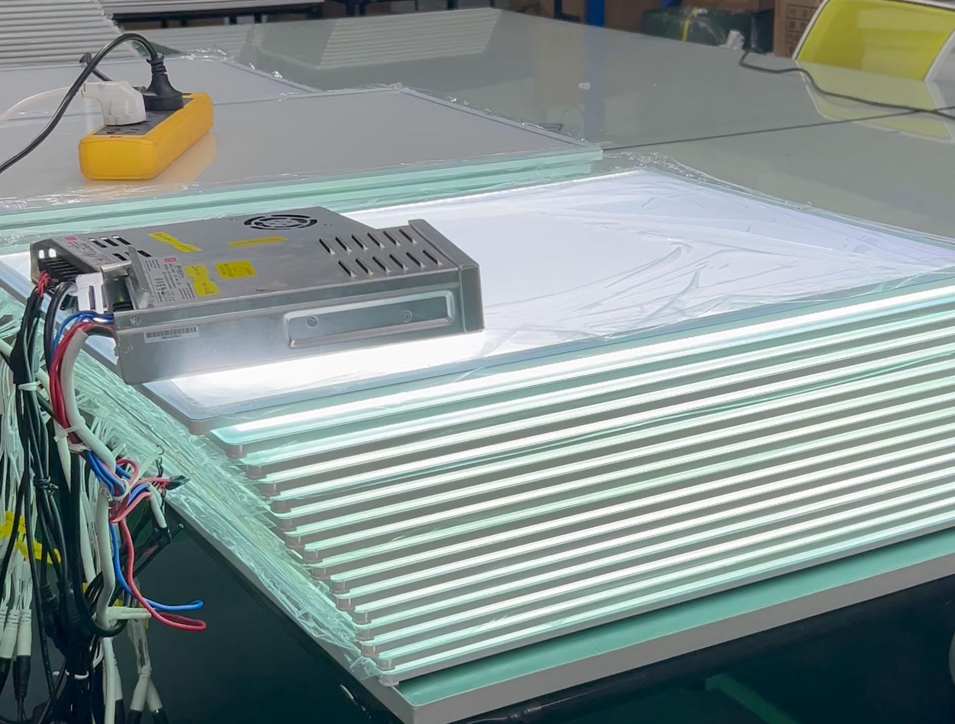 aging-test-for-ultra-thin-LED-light-box
